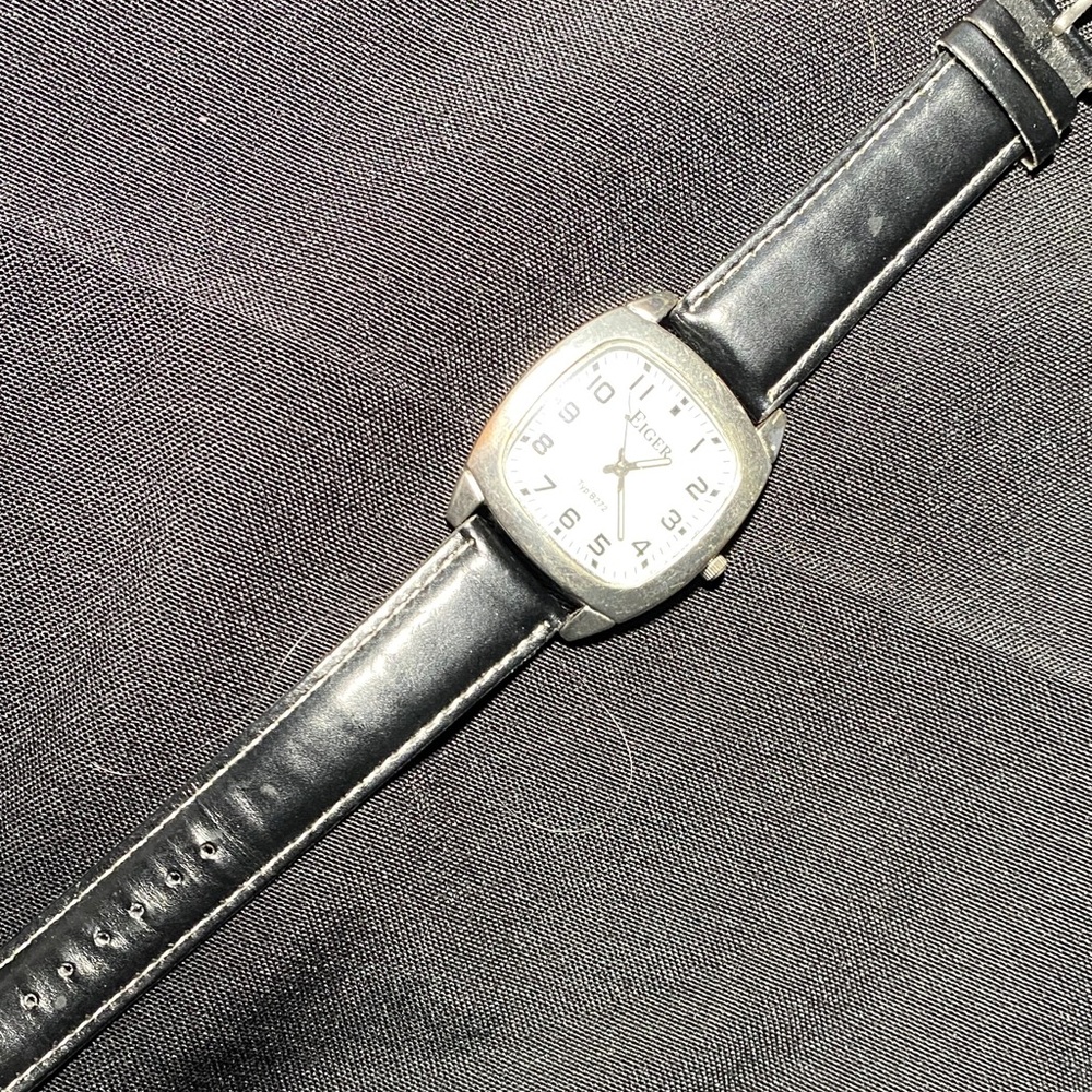 Sleek Black Leather Strap Smartwatch